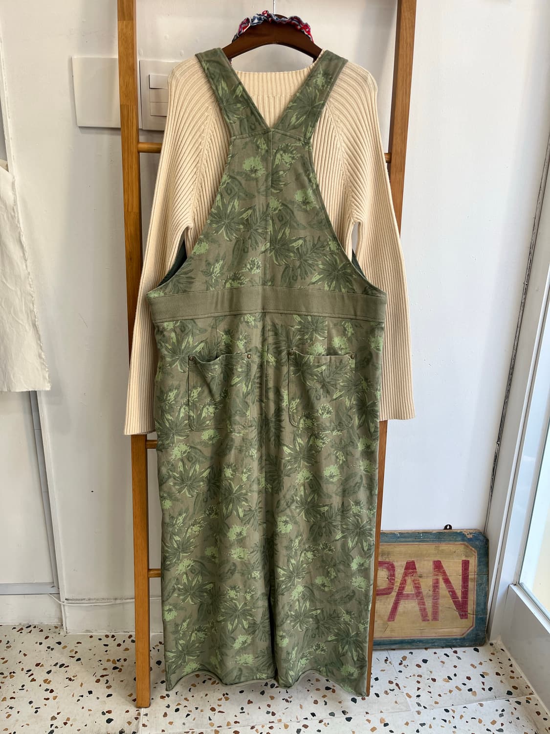 오션퍼시픽 카키색 플라워 패턴 멜빵 치마 상품이미지2