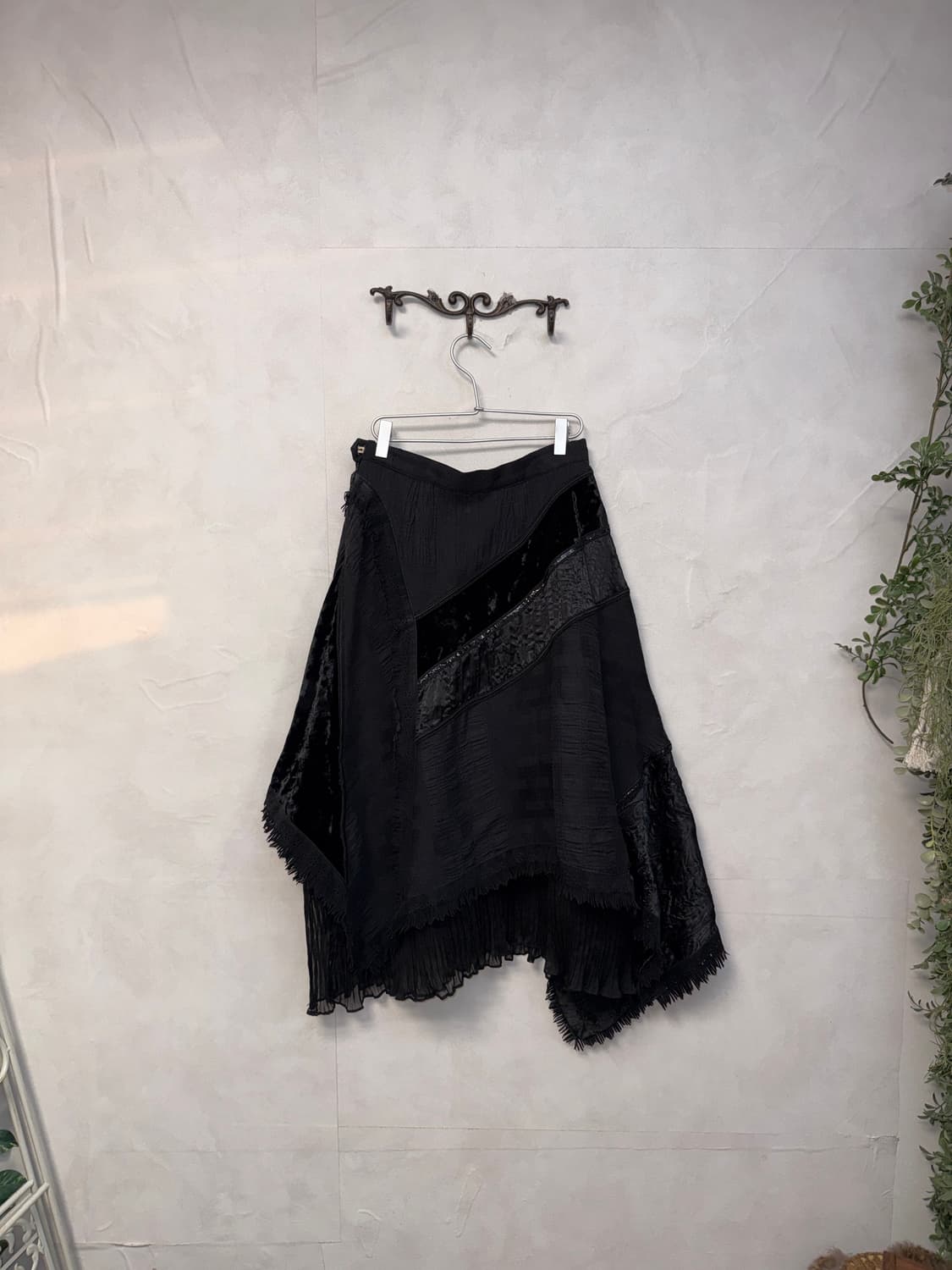 DOHO black unbalance fringe layered sk 상품이미지3