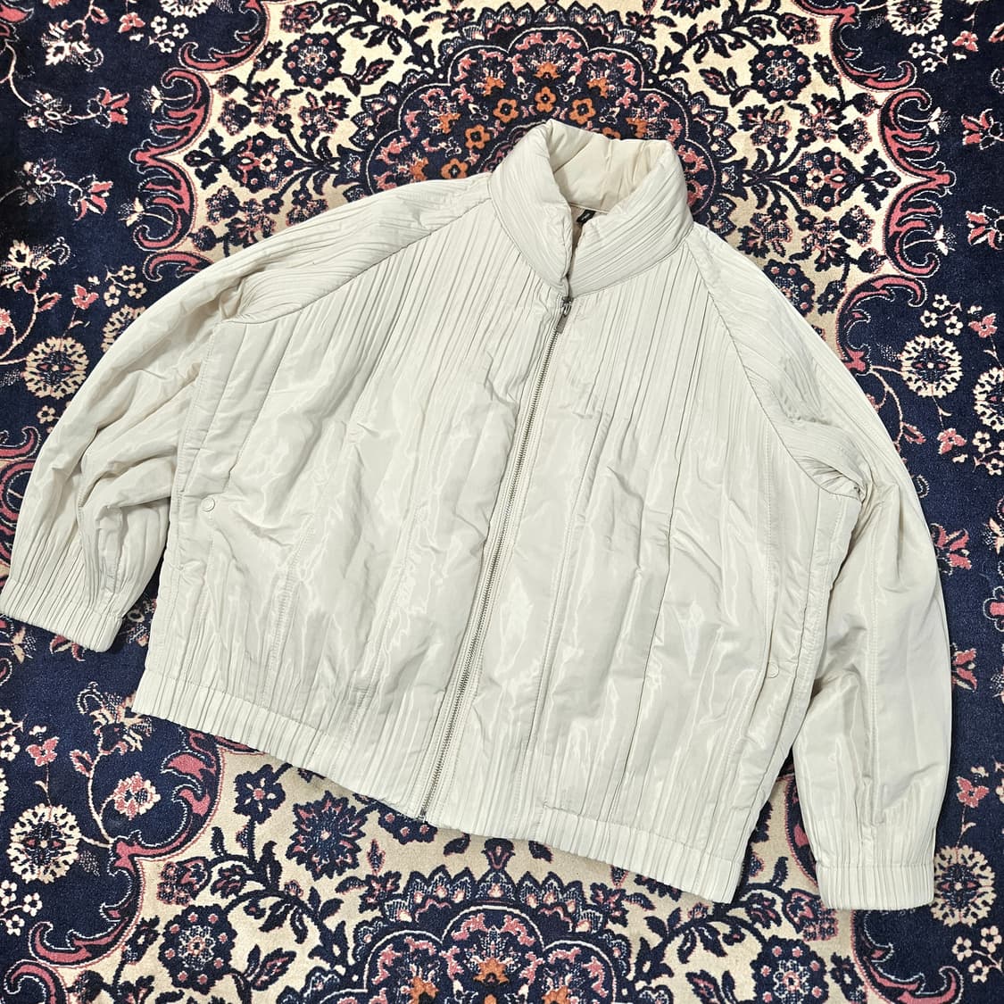 요이츠 24fw 플리츠 레이어드 자켓
Free size 상품이미지1