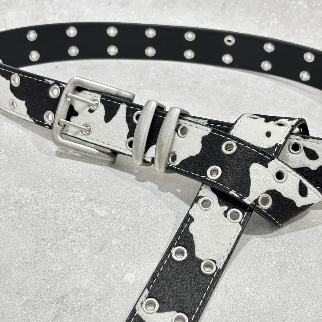 Oribell 스포티드 카우 송치털 아일렛 스터드 롱 벨트 상품이미지4