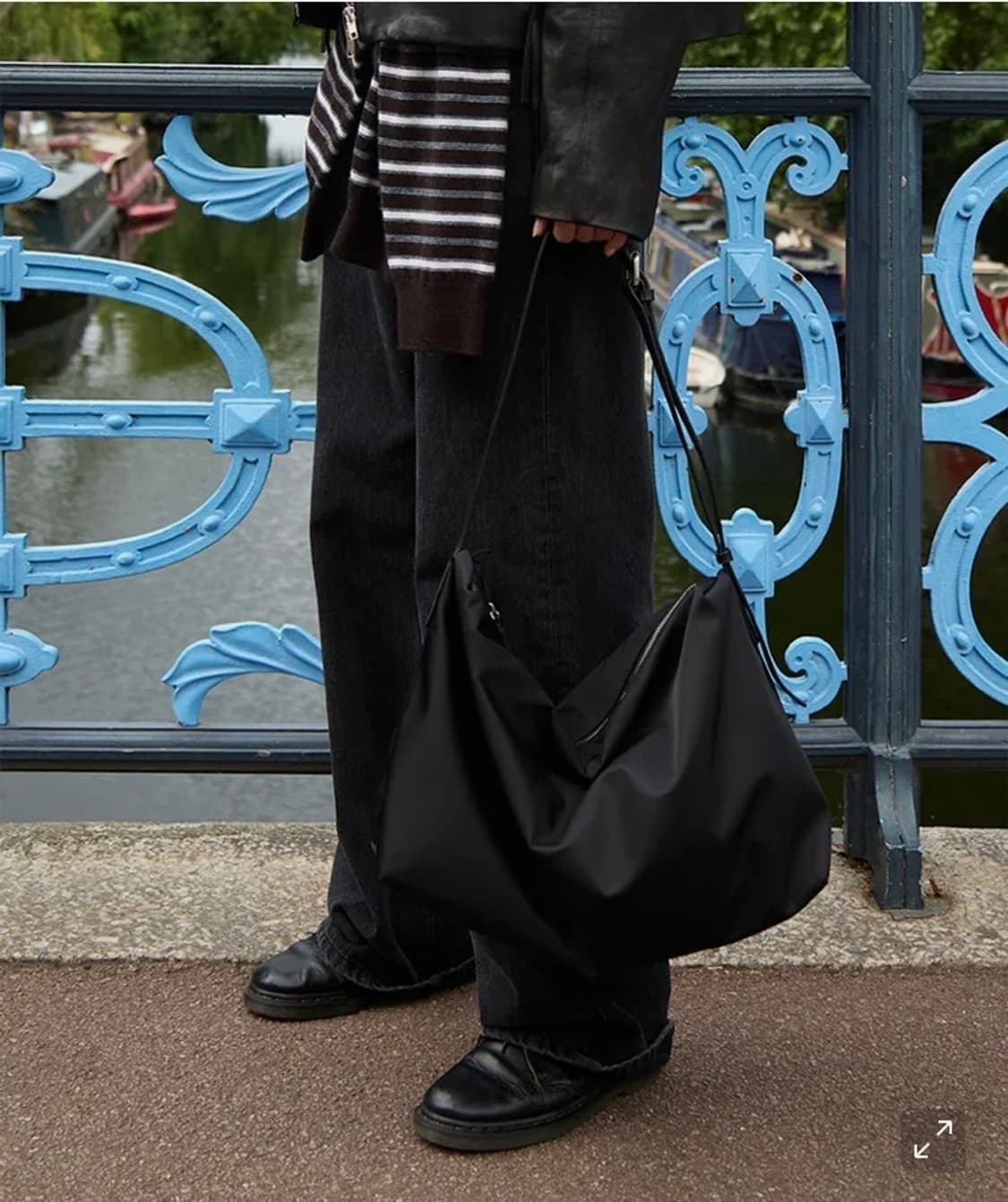  로우클래식 LARGE BELTED BOX BAG 상품이미지1
