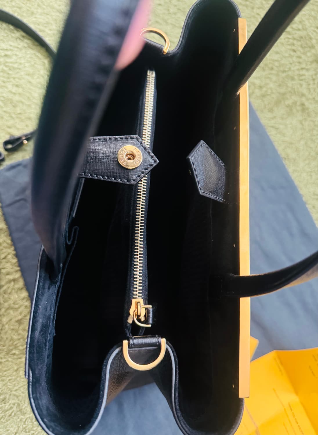 정품 펜디가방 크로스 토트 상품이미지9