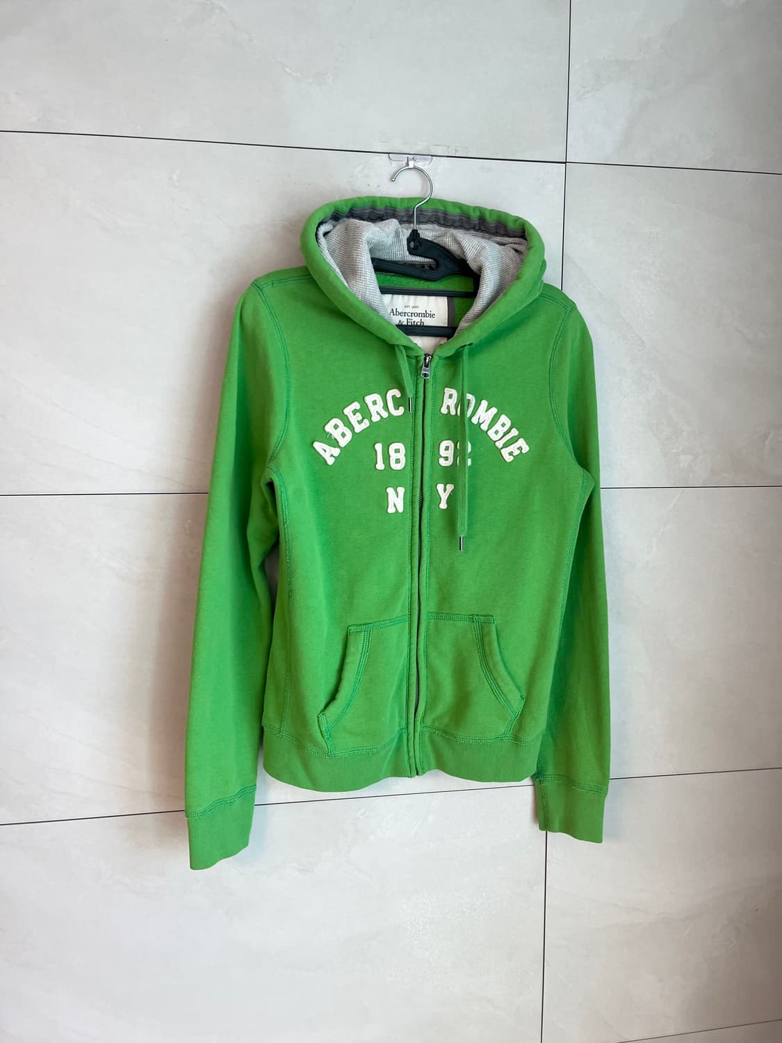 아베크롬비 스펠로고 뉴욕 딱붙핏 대장 후드집업 그린 [L] 상품이미지2