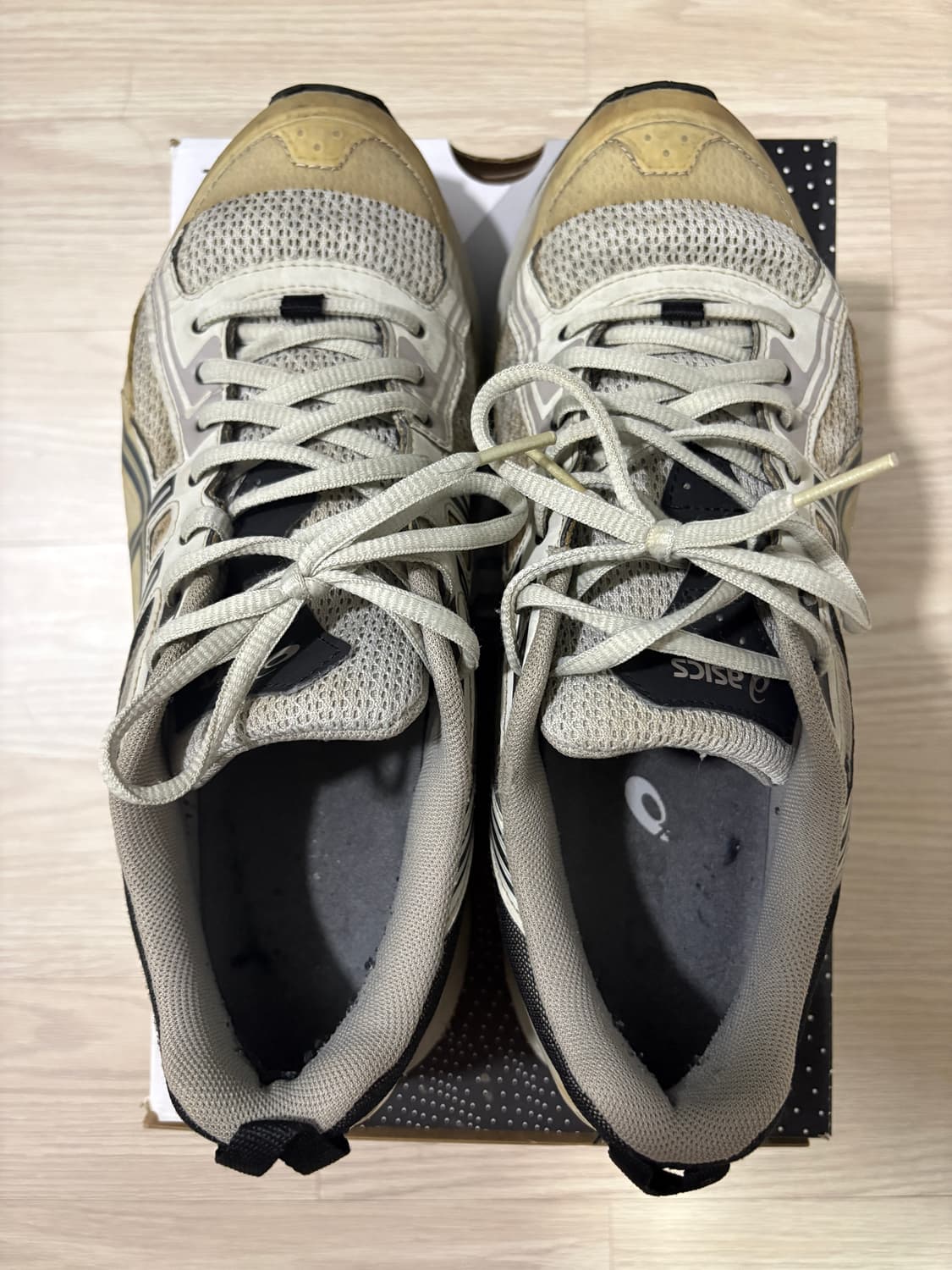 아식스 asics 키코코스타디노브 젤버즈1 그레이 상품이미지1