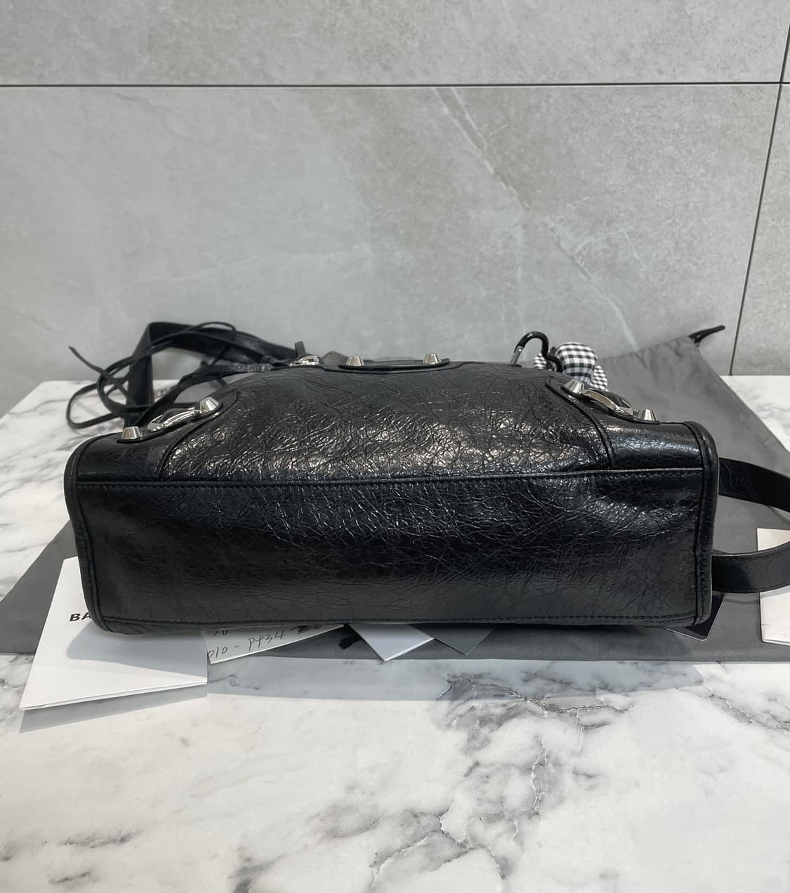 정품 발렌시아가 모터백 스몰 블랙 상품이미지7