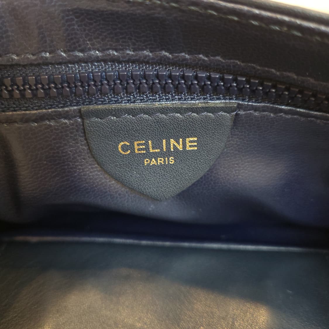 셀린느 트리오페 레더 숄더백 상품이미지4