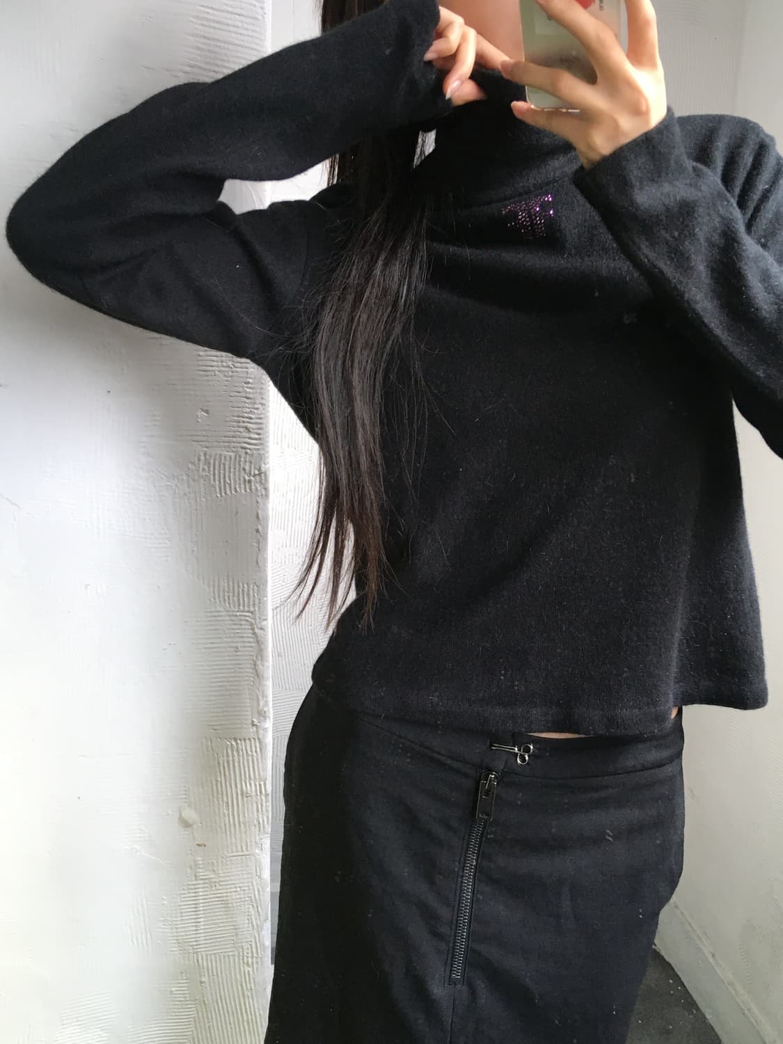 FENDI 펜디 블랙 로고 터틀넥 상품이미지1