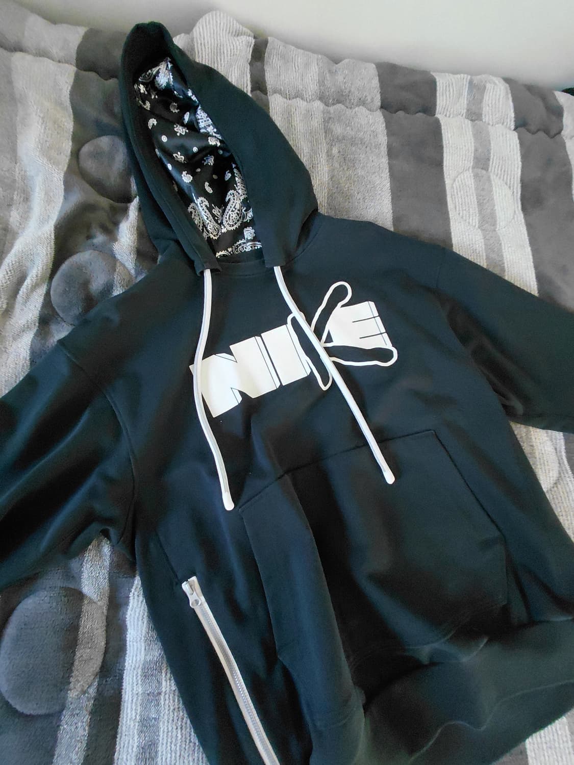 나이키 반다나 패턴 후드티 상품이미지1