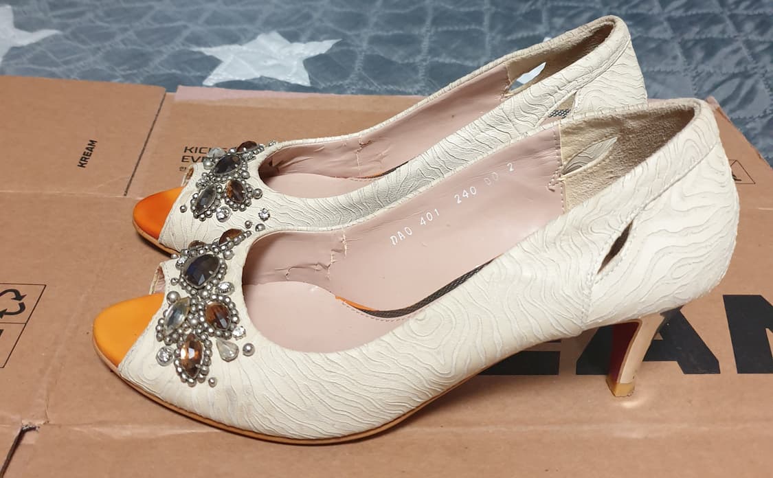 닥스 프라이빗 컬렉션 토파즈큐빅 무아레패턴 하이힐 (240) 굽7cm 상품이미지2