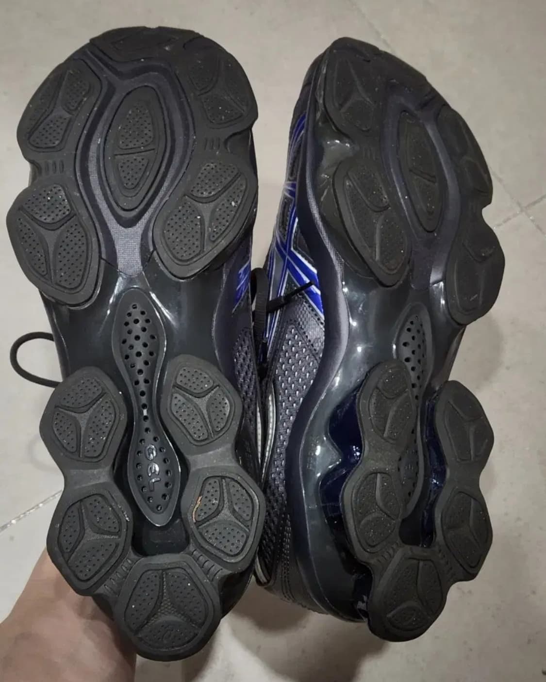 [282.5] 아식스 x 키코 젤 퀀텀 지엔치아 다크 그레이 상품이미지5