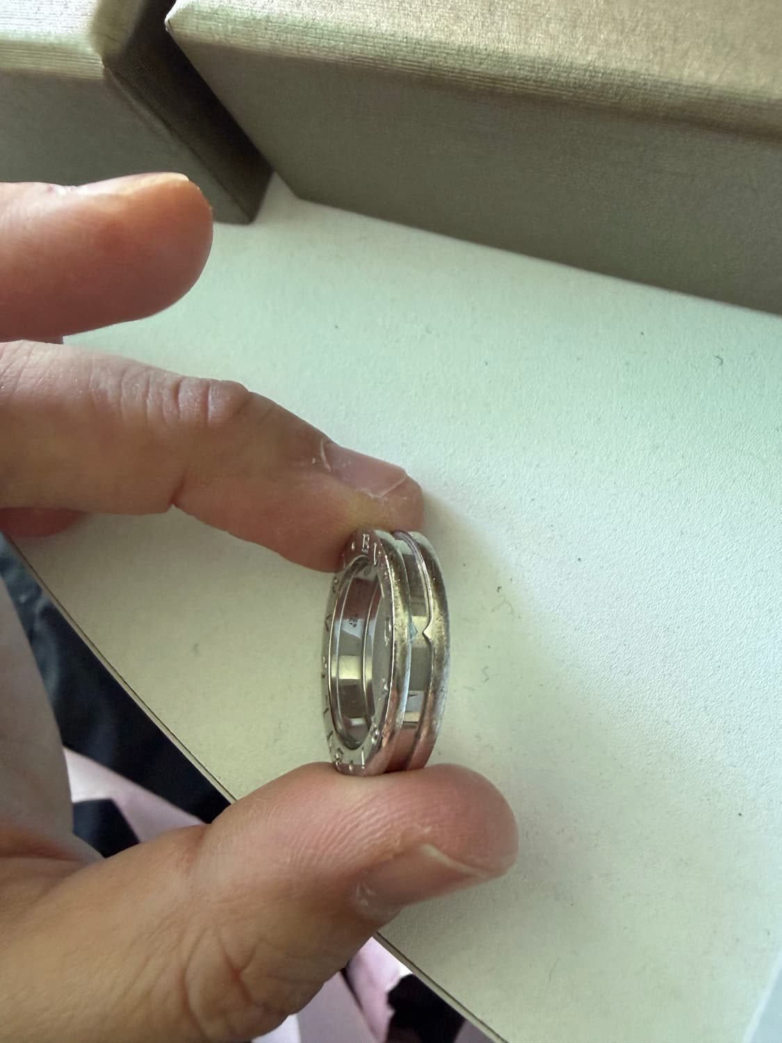 불가리 비제로원 링 18k화이트 골드 상품이미지3