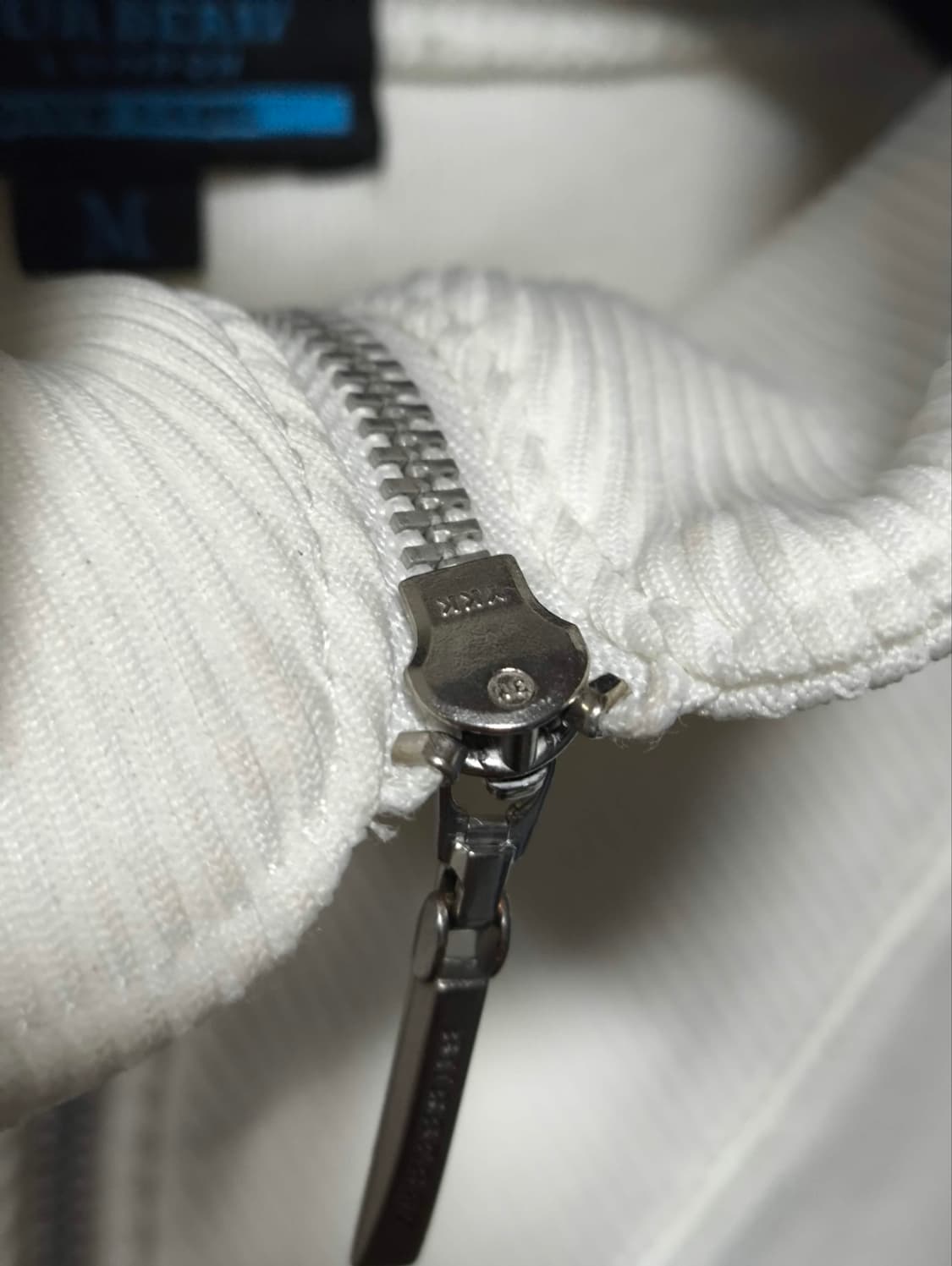 M 버버리 하이넥 니트 반집업 하프집업 상품이미지5