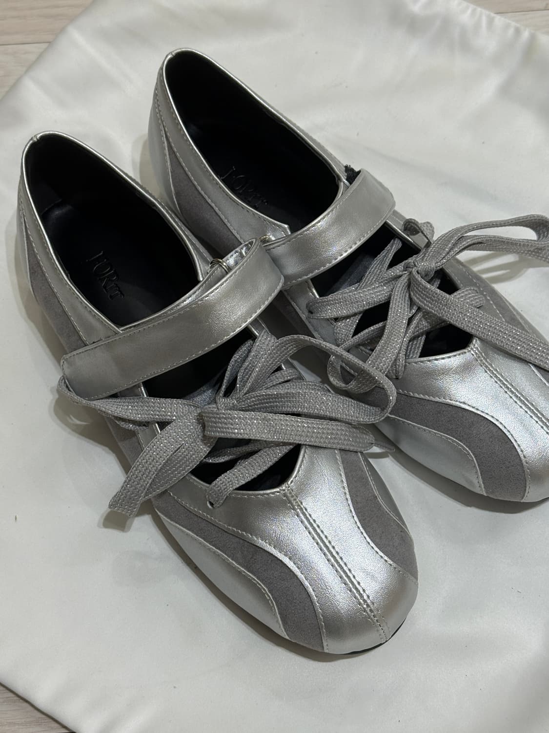 ‼️이사 처분 (새상품) 포른른 스트랩 메리제인 플랫슈즈 240 상품이미지4