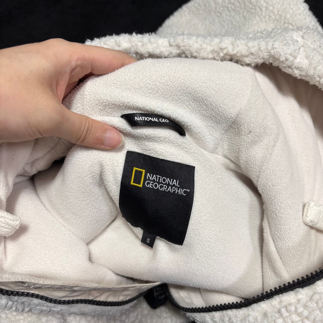 S 95 내셔널지오그래픽 크림 뽀글이 후리스 후드집업 상품이미지3