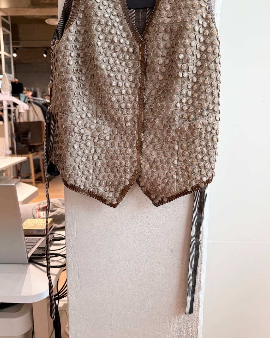 조르지오 아르마니 브라운 스터드 베스트 자켓 상품이미지6