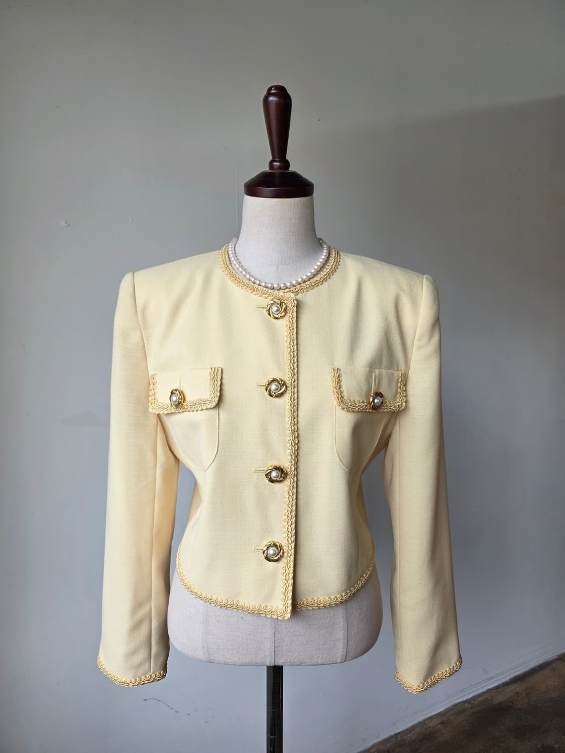 레이스테이핑 금장 진주 버튼 자켓  상품이미지1