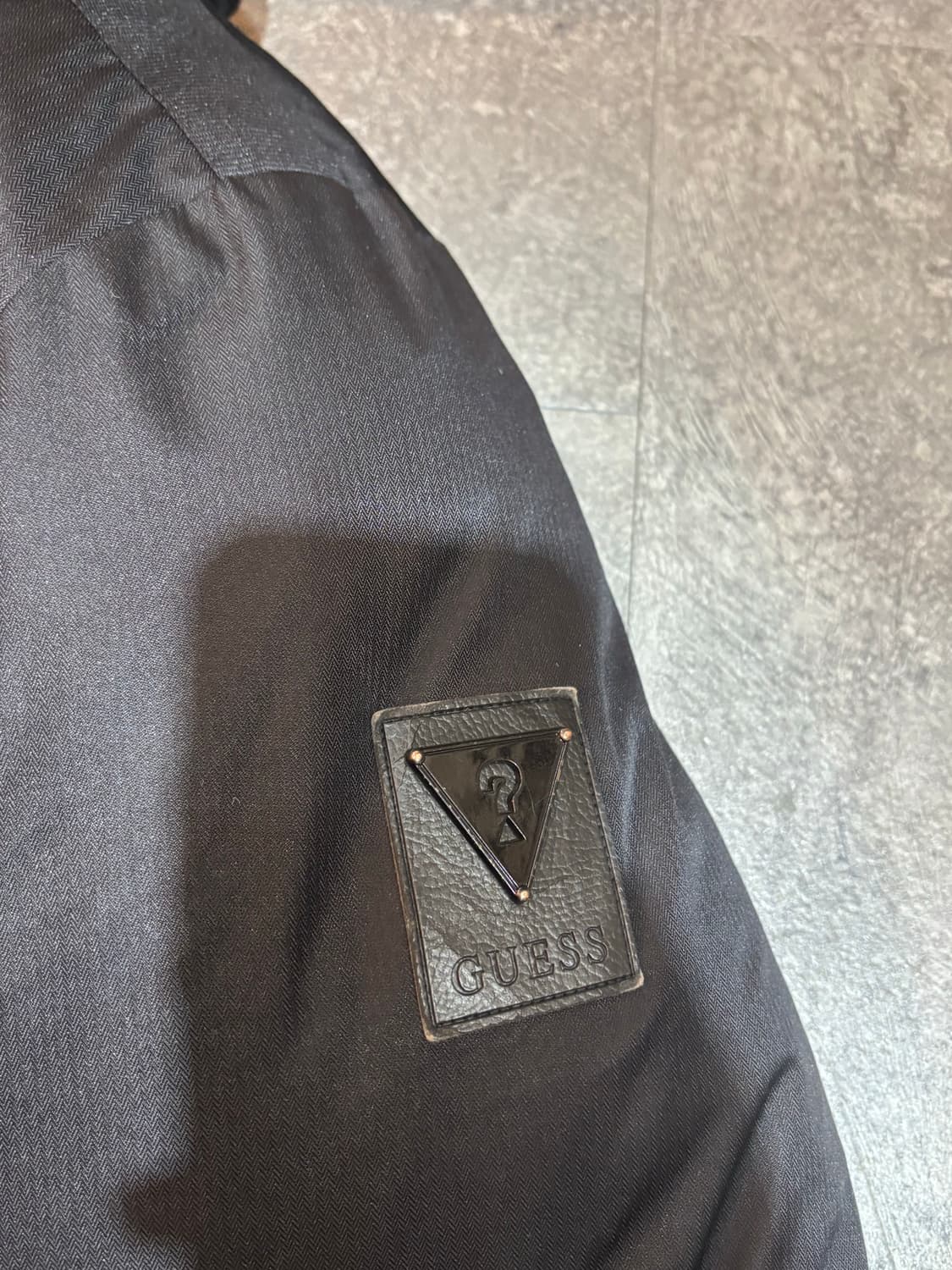 게스 블랙 남성 오리턱 패딩 XL 상품이미지4