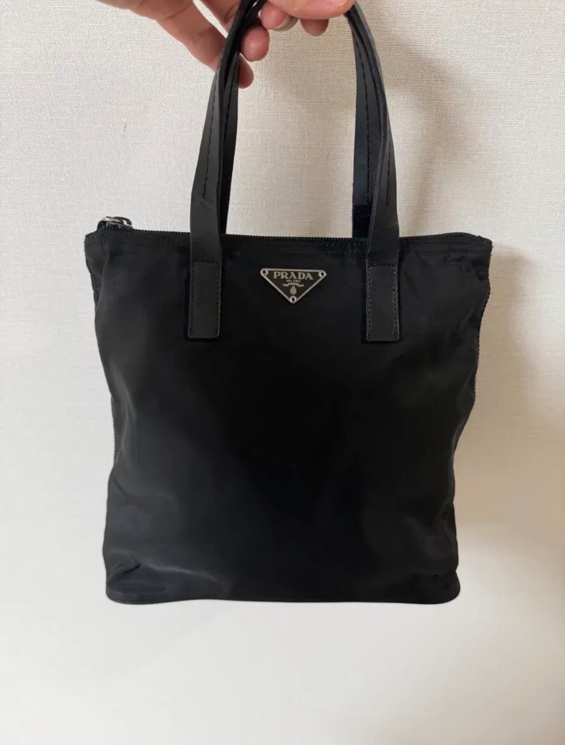 정품 프라다 포코노 나일론 토트백 블랙 상품이미지5