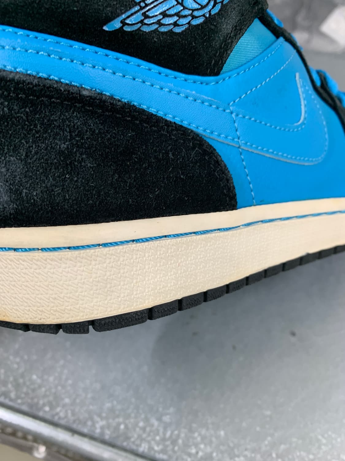 나이키 에어 조던 1 미드 파우더 블루 270 상품이미지6