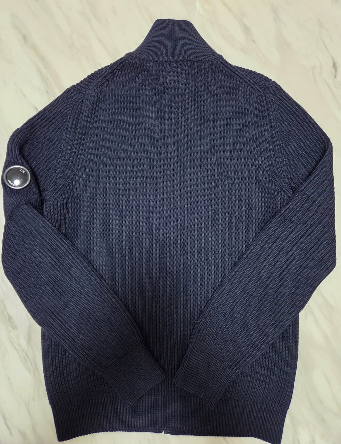 씨피컴퍼니 렌즈 패치 니트 집업 가디건 상품이미지3