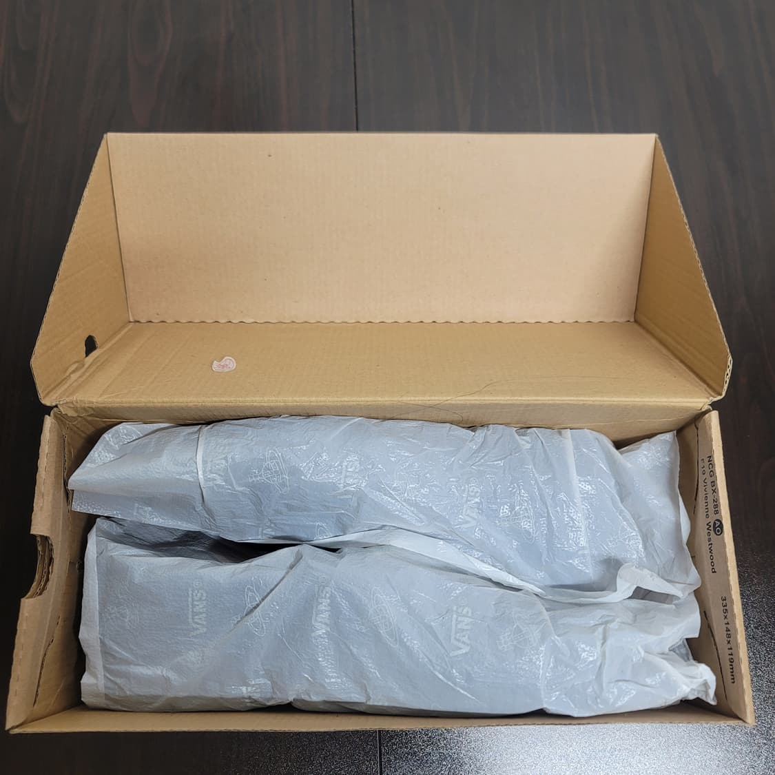 비비안웨스트우드 x 반스 상품이미지4