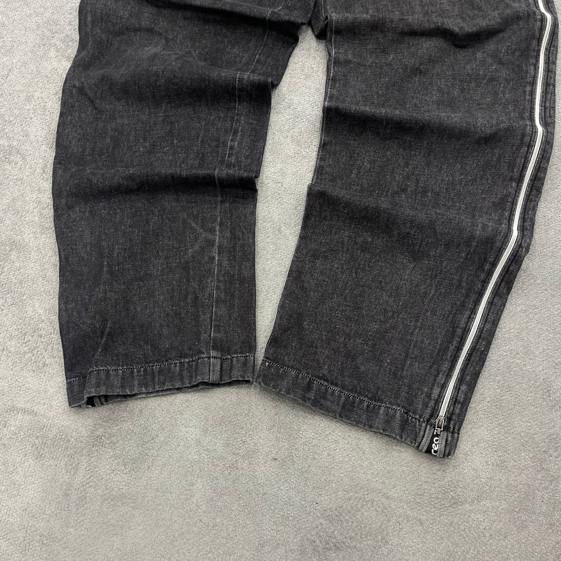 36 후부 사이드 지퍼 오픈 테이프로고 와이드 데님 상품이미지4