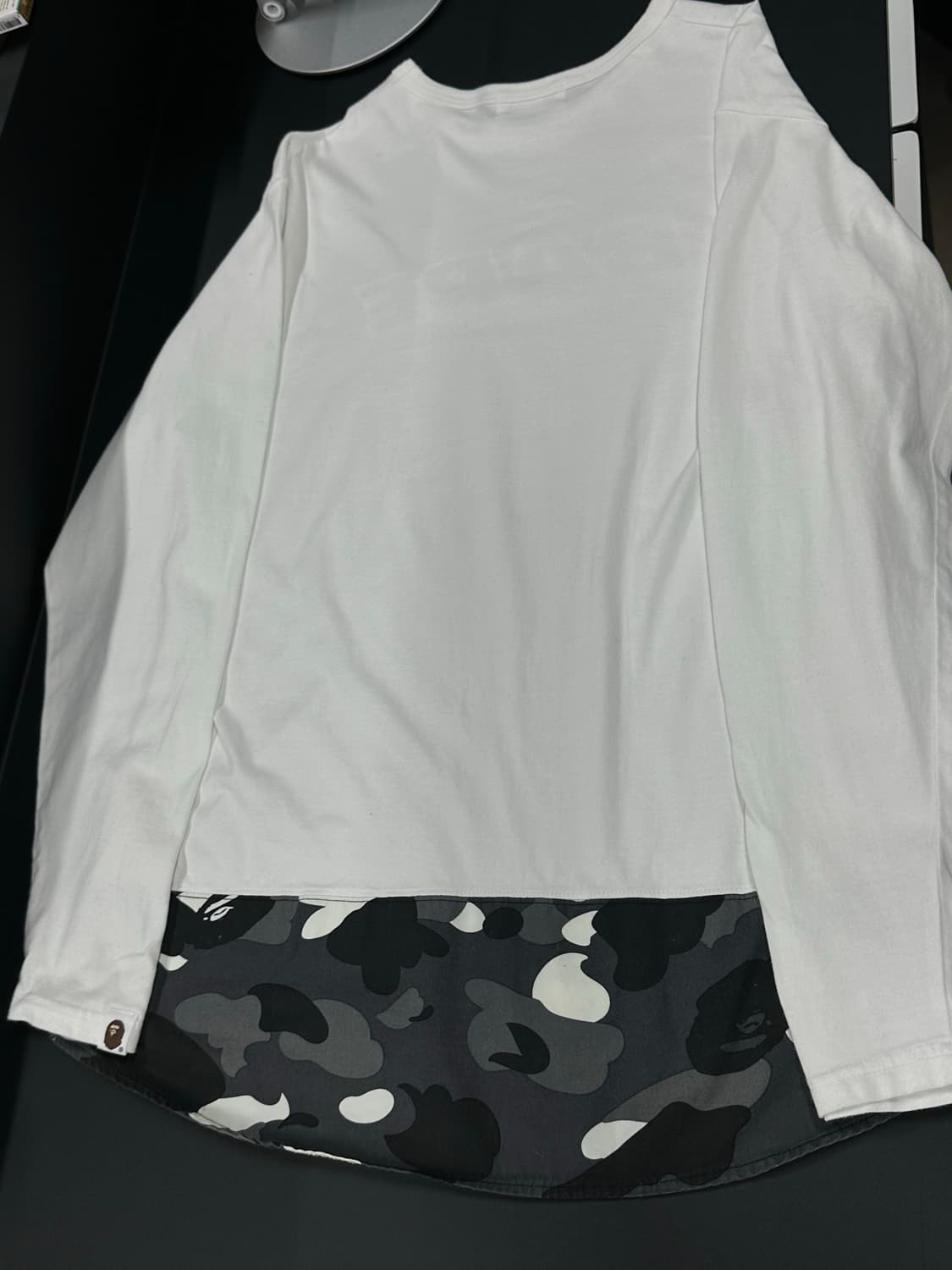 베이프 긴팔 화이트 로고 프린팅 카모 슬리브 상품이미지5