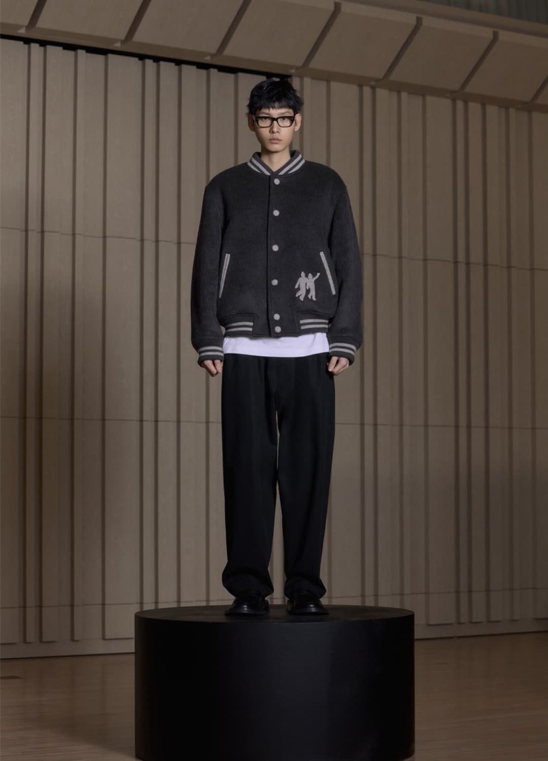 stu 엠브로더리 패디드봄버 차콜 m 새상품 상품이미지1