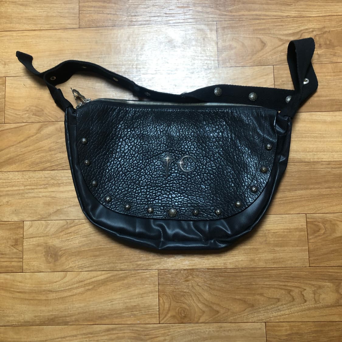 떠그클럽 드레곤 메신저백 블랙 상품이미지2