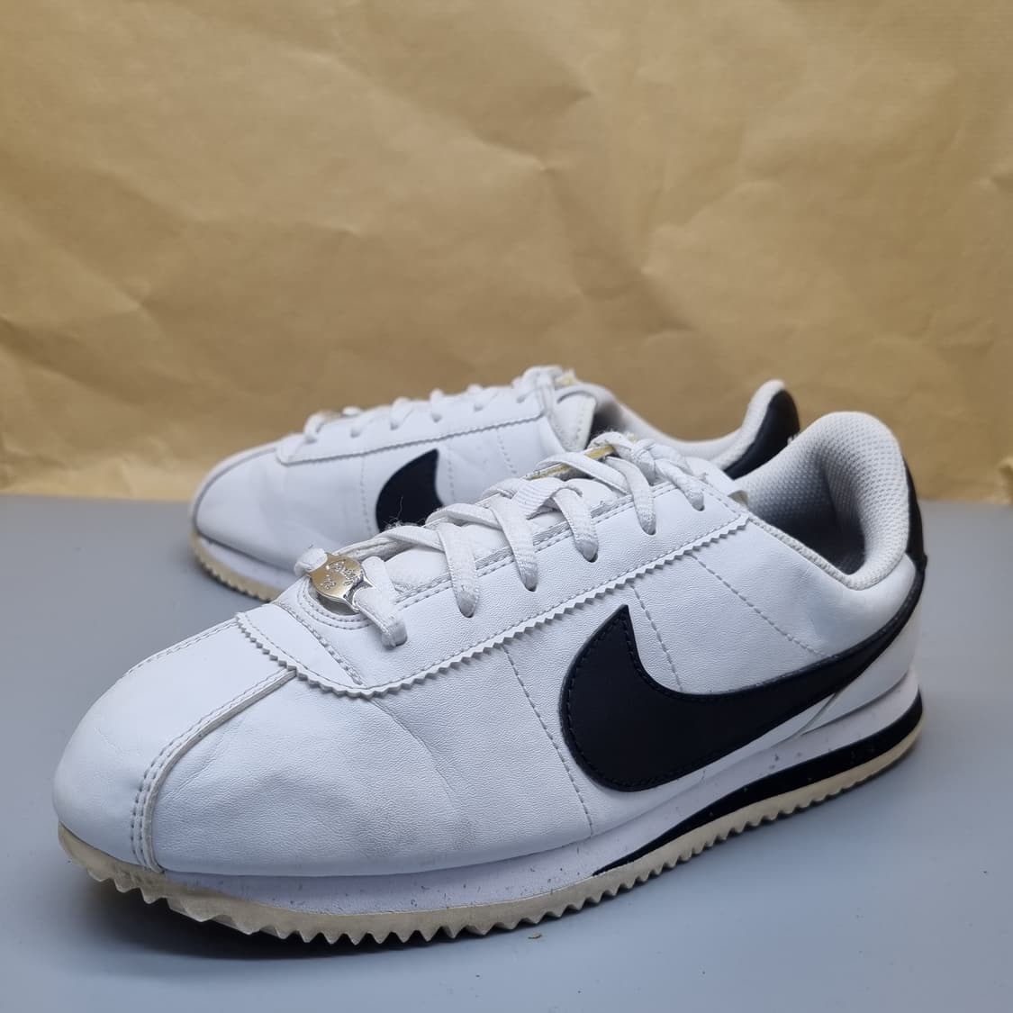 나이키 코르테즈 흰검 여성운동화240  상품이미지1