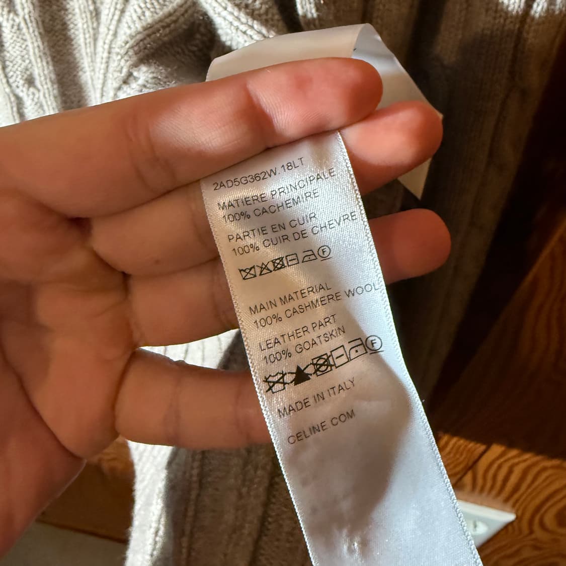 셀린느 트리옹프 캐시미어 니트 가디건 상품이미지8