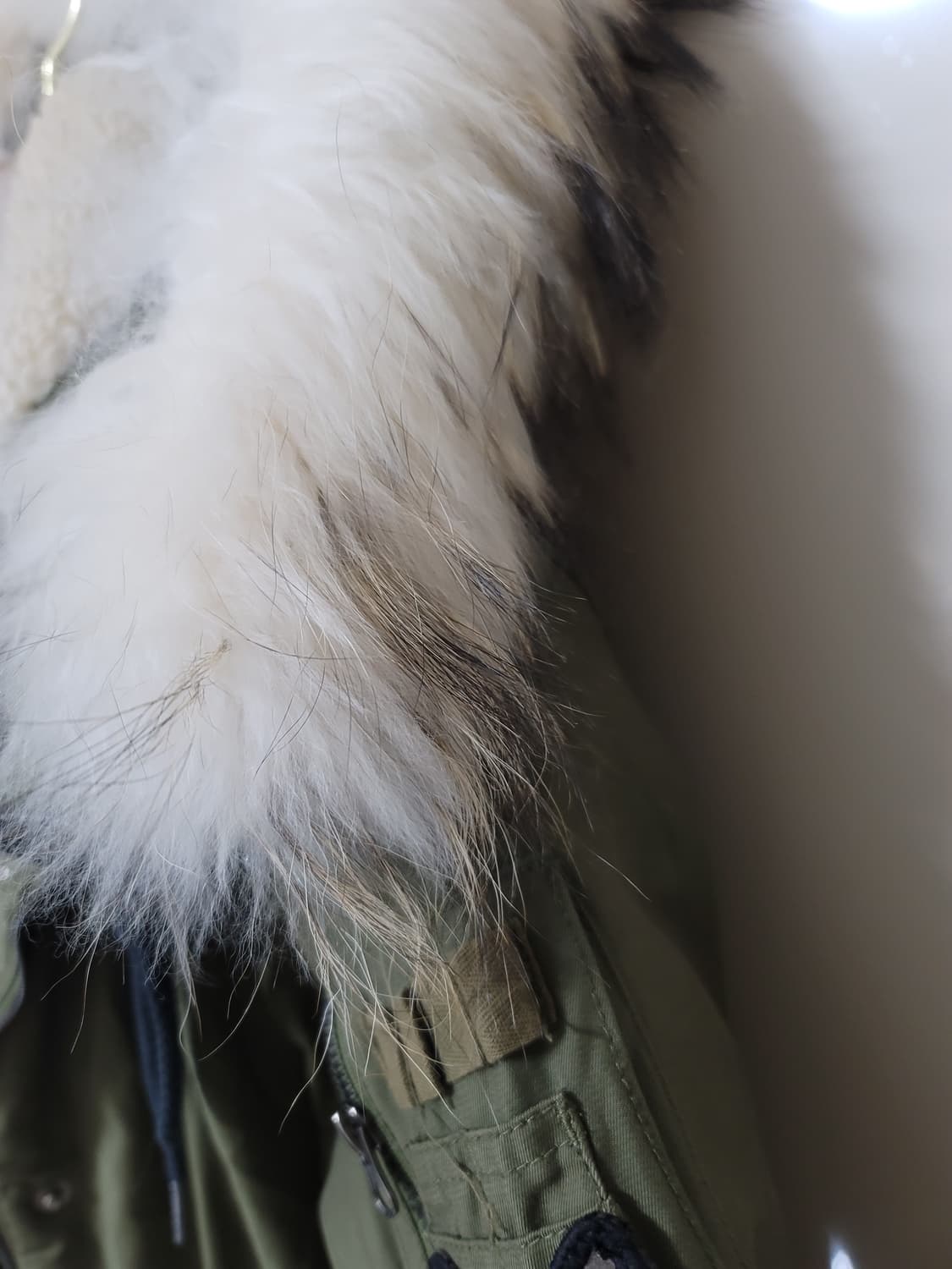 썰스데이아일랜드 덕다운 라쿤퍼 야상 85사이즈 상태굿

 상품이미지4