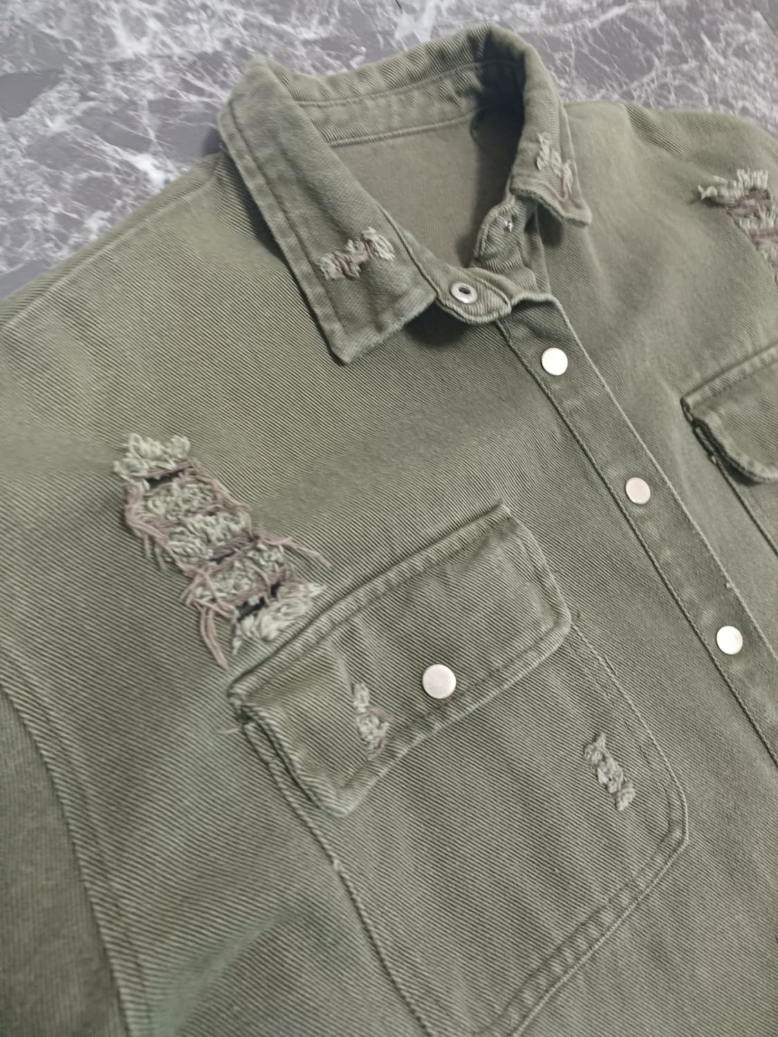 카키 워싱 디스트로이드 셔츠 자켓 
 상품이미지4