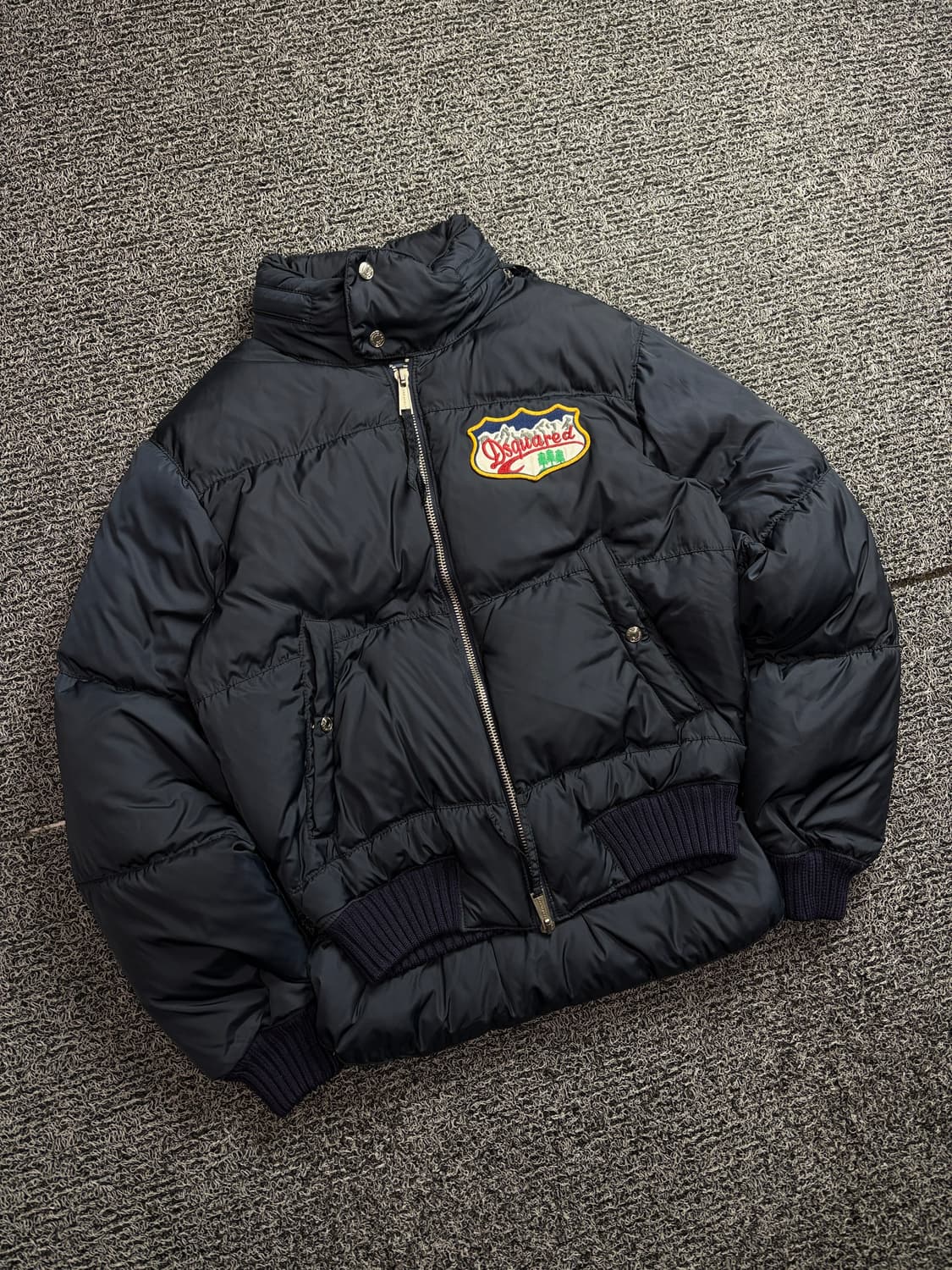 디스퀘어드 y2k 아카이브 패치 로고 푸퍼 다운 숏패딩 2183 상품이미지1