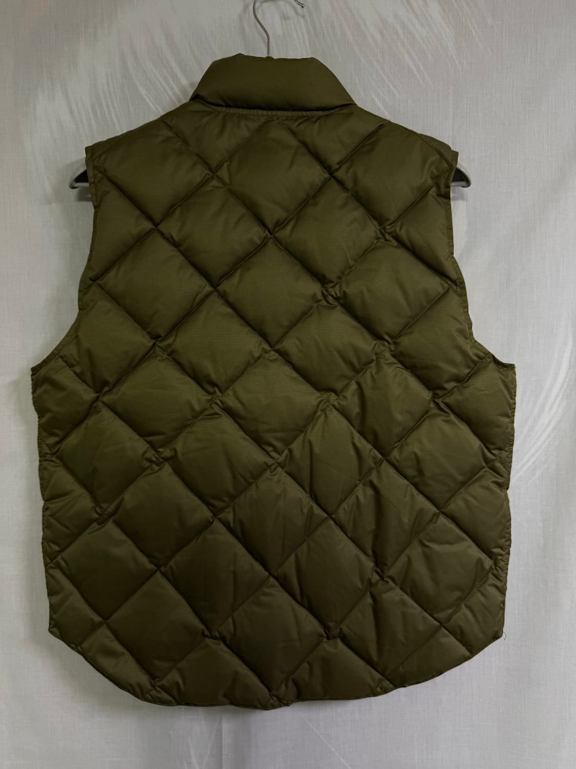 이스트로그 구스다운 패딩 베스트 올리브 (eastlogue) 상품이미지2