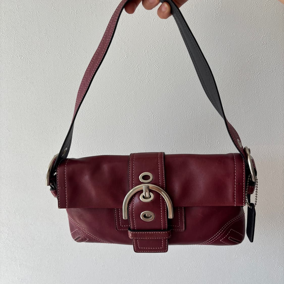 COACH Y2K Buckle Leather Shoulder Bag 상품이미지4