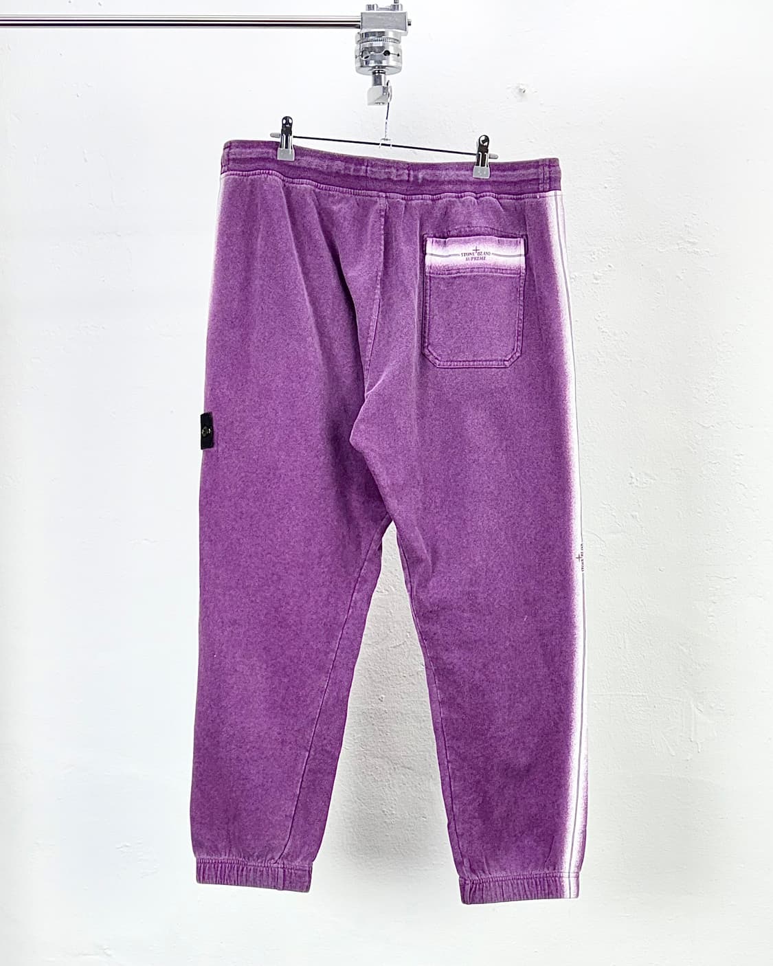 스톤아일랜드 x 슈프림 22ss 스트라이프 퍼플 스웨트 팬츠 상품이미지6