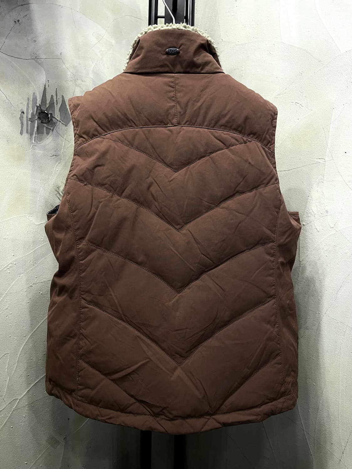 UGG 어그 패딩 베스트 66 상품이미지3