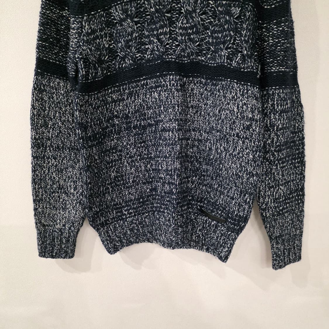 GUESS 게스 남성 니트 M (95-100) 상품이미지2