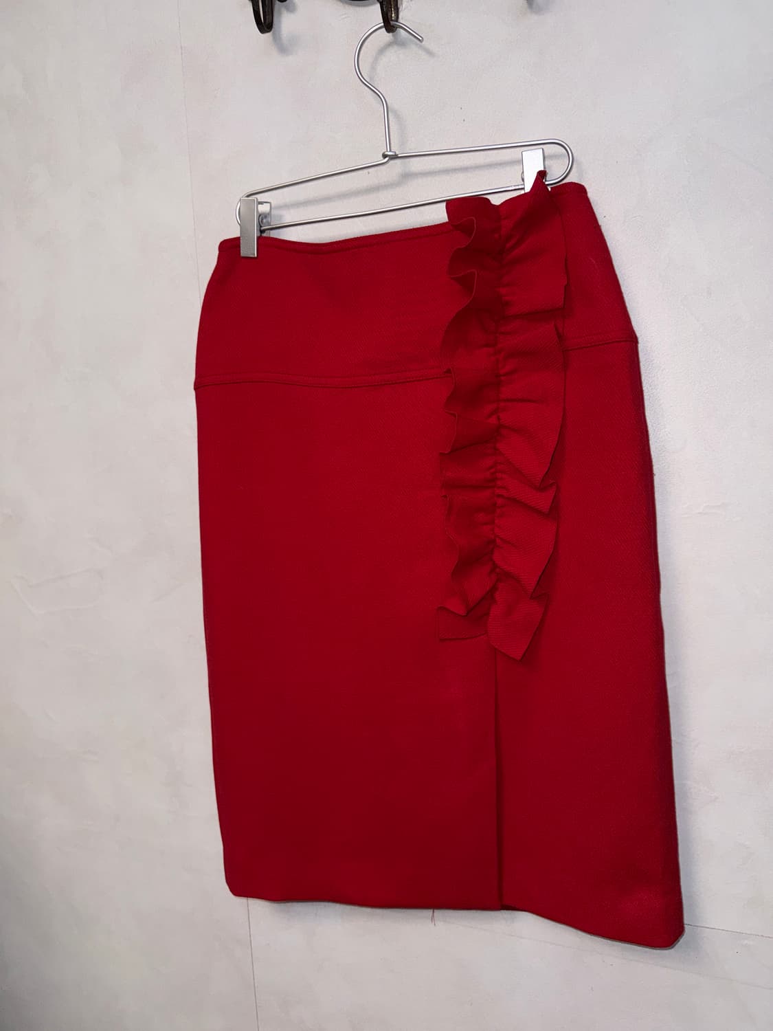 Red ruffle details slit mid skirt 상품이미지2