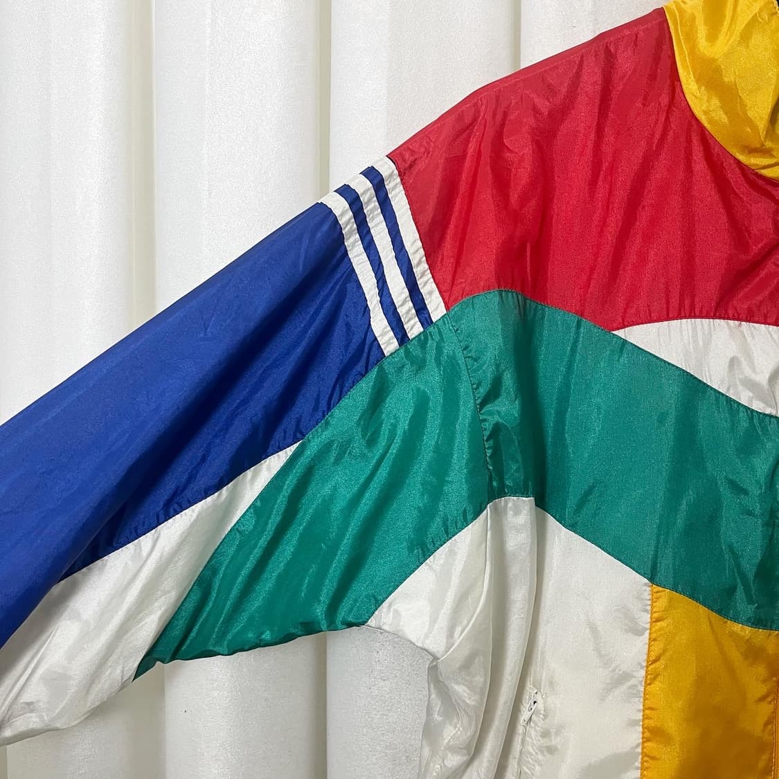 아디다스 멀티컬러 백로고 윈드브레이커 상품이미지3