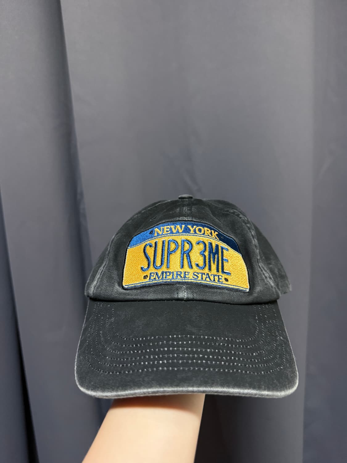 슈프림 라이센스 플레이트 6-패널 블랙 - 25SS 상품이미지7