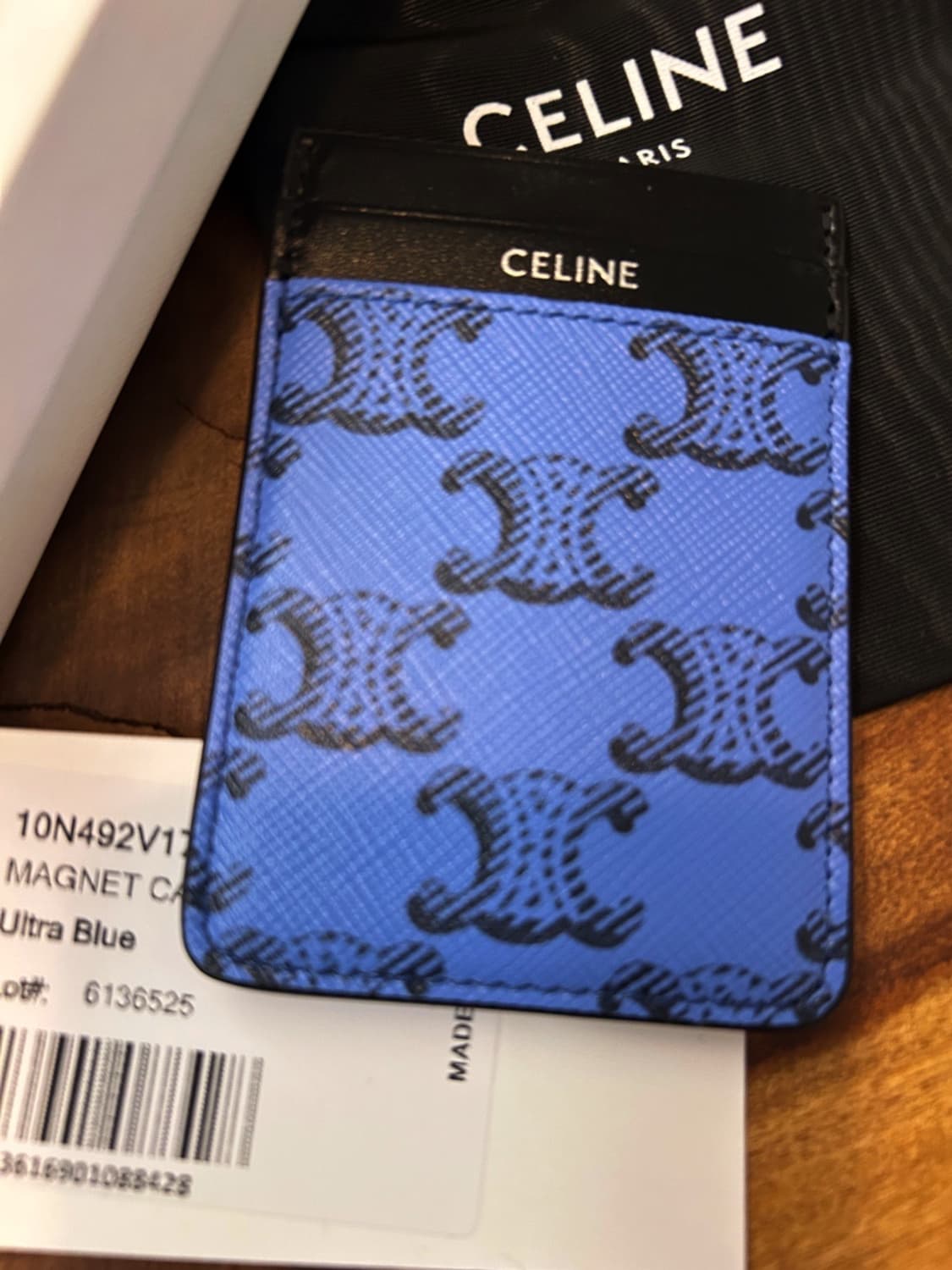 셀린느 마그넷 카드지갑 맥세이프 울트라 블루 10N492V17 07QI 상품이미지2