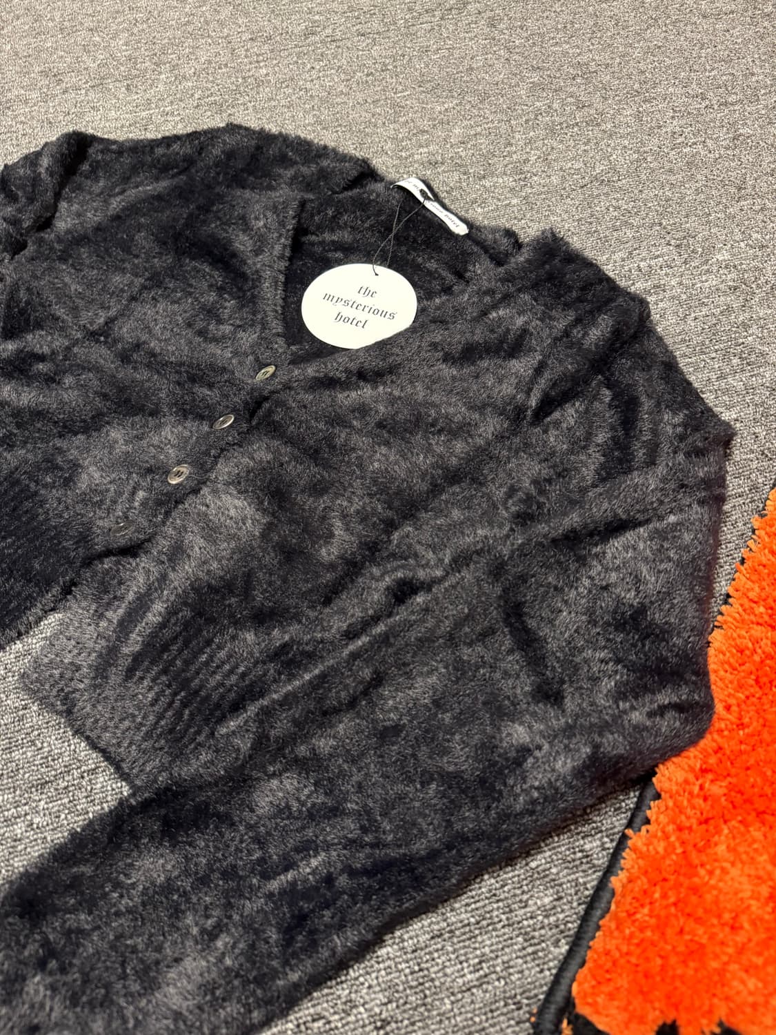 [ONE SIZE] 더 미스테리어스 호텔 크롭 퍼 가디건 블랙 상품이미지5