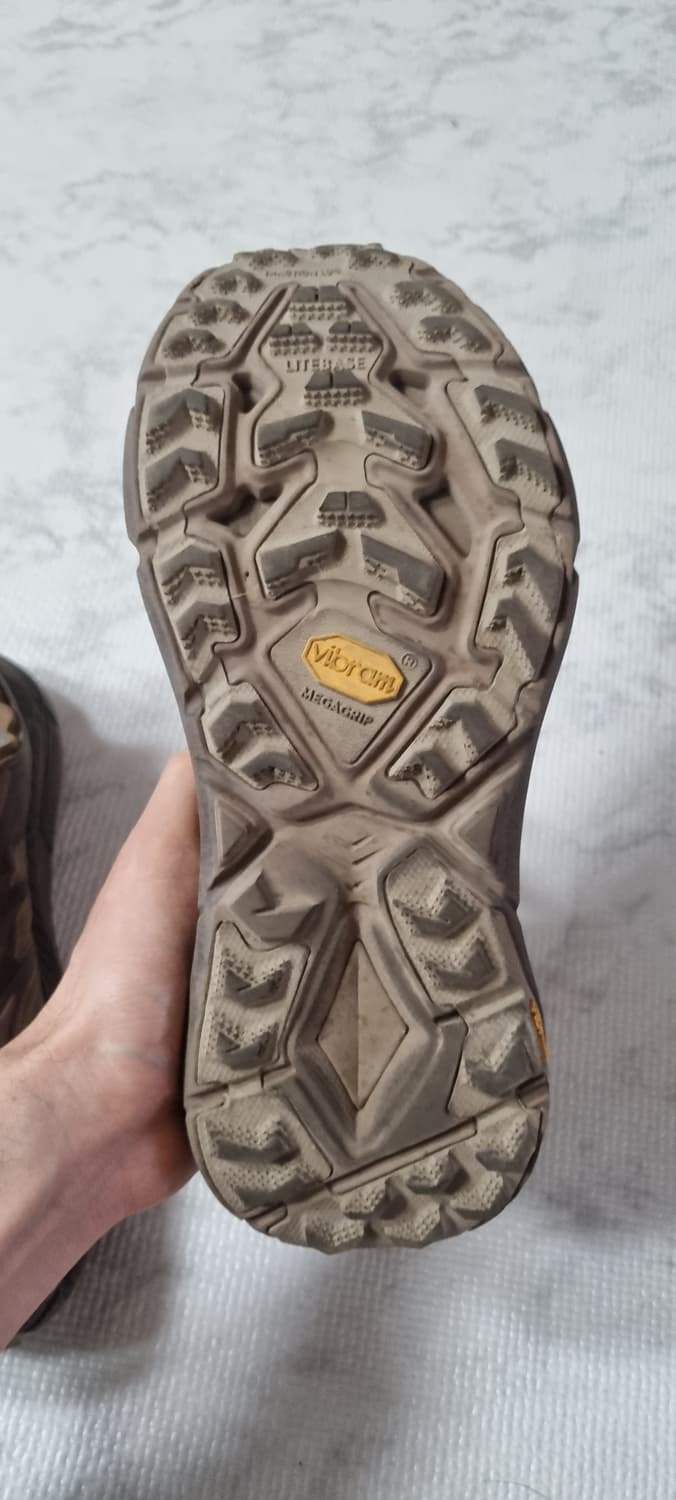 호카 새티스파이 마파테 스피드 4 라이트 러버 245 상품이미지6