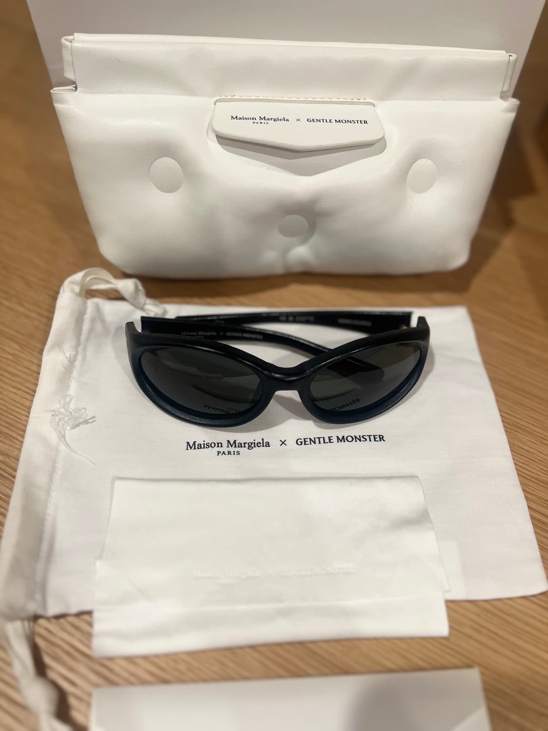 젠틀 몬스터 x 메종 마르지엘라 MM104 레더 블랙 상품이미지1