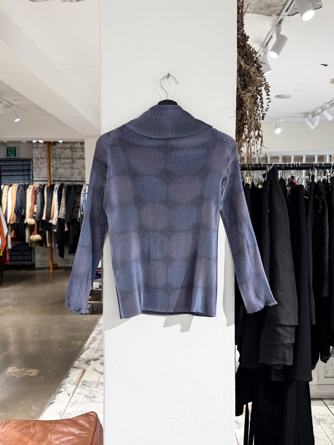 이세이 미야케 에이폭 바이올렛 하이넥 롱 슬리브 탑 상품이미지6