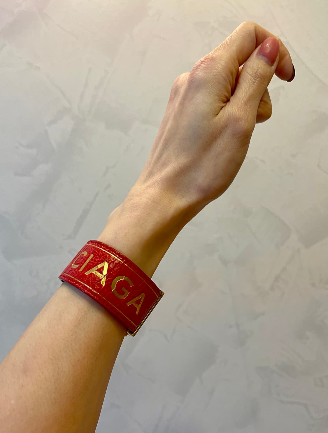 발렌시아가 Balenciaga 로고 커프 레더 팔찌 레드 M  상품이미지7