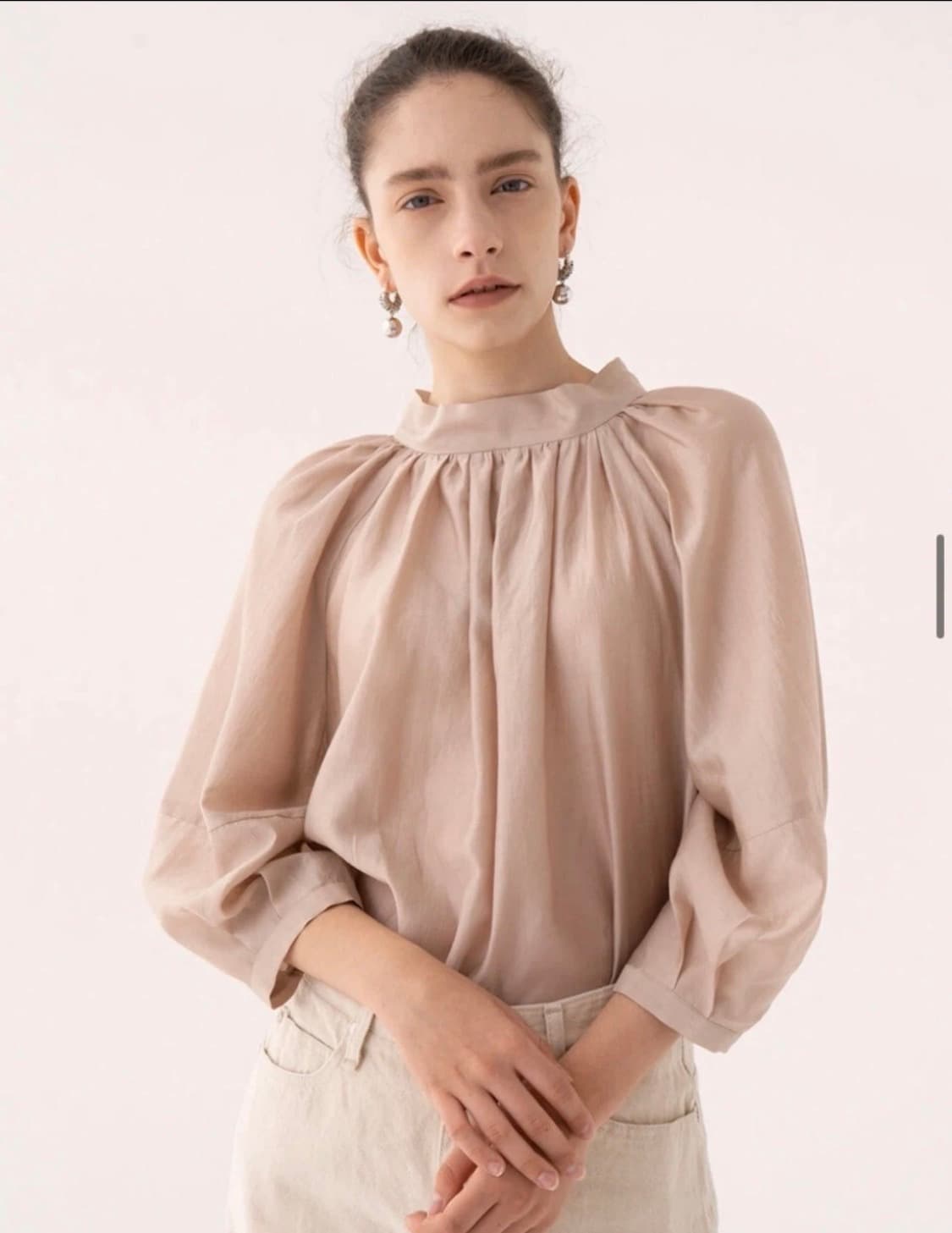 킨더살몬 넥 블라우스 상품이미지1