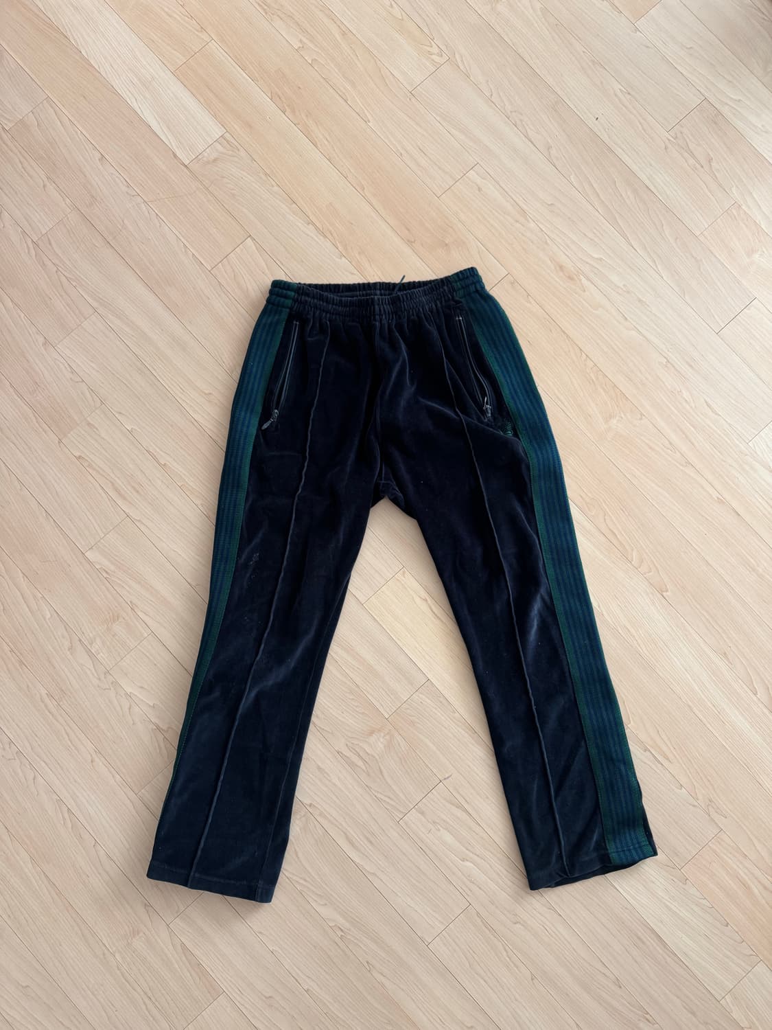 니들스 벨벳 팬츠 상품이미지1